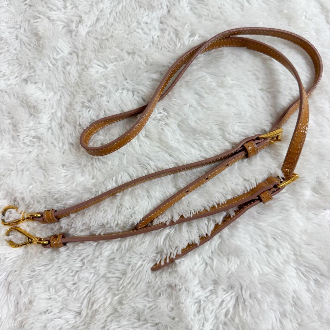 PRADA ショルダーバッグ 三角ロゴ ターンロック サフィアーノレザー PRADA ショルダーバッグ 三角ロゴ ターンロック サフィアーノレザー