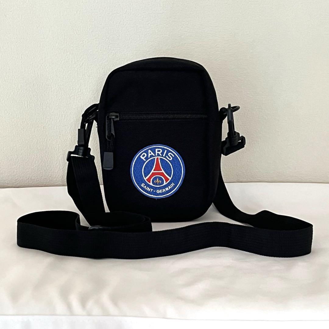 【最終値下げ‼️早いもの勝ち】パリ・サンジェルマン ボディバッグ ブラック PSG ナイキ クロスボディバック- ブラック