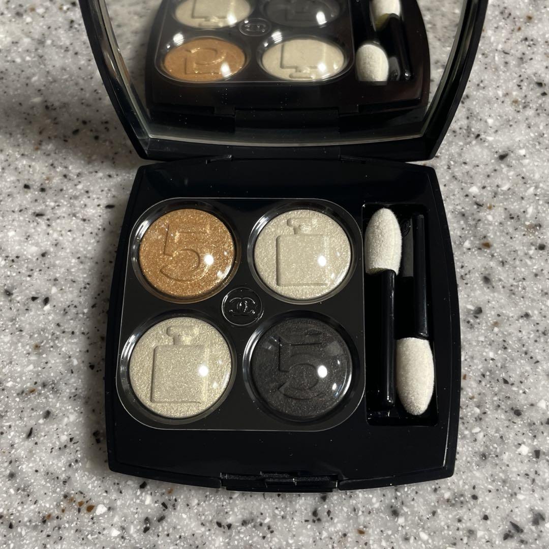 CHANEL レキャトルオンブル No.5 未使用品