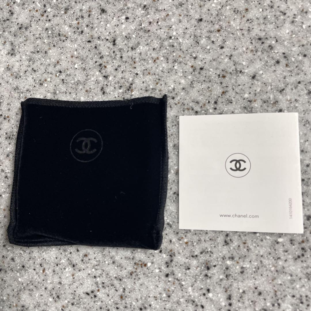CHANEL レキャトルオンブル No.5 未使用品