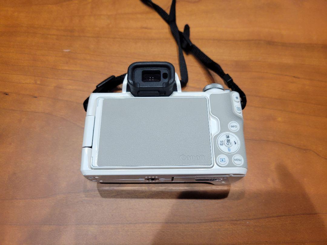 Canon EOS KISS M WH レンズ3つセットどこで 買える か