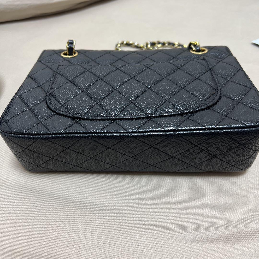 CHANEL ブラックレザーショルダーバッグ