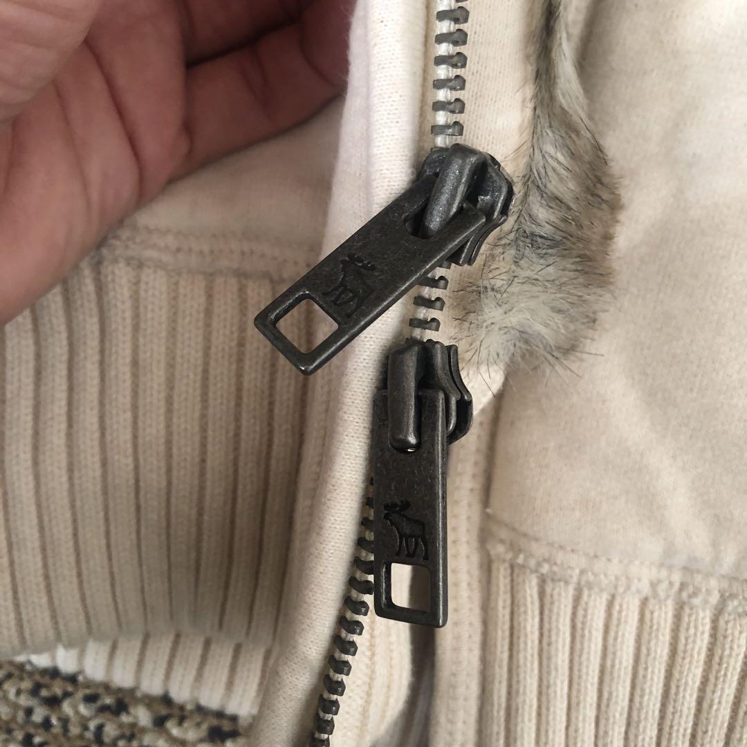 Abercrombie and Fitch アバクロ　オフホワイトパーカーS