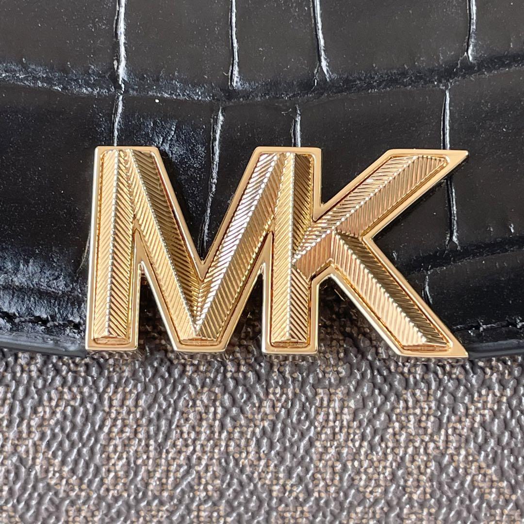祝開店！大放出セール開催中 ✨美品✨ MICHAEL 金MKロゴ 黒✖︎茶 クロコ型押し 折り財布 KORS 小物