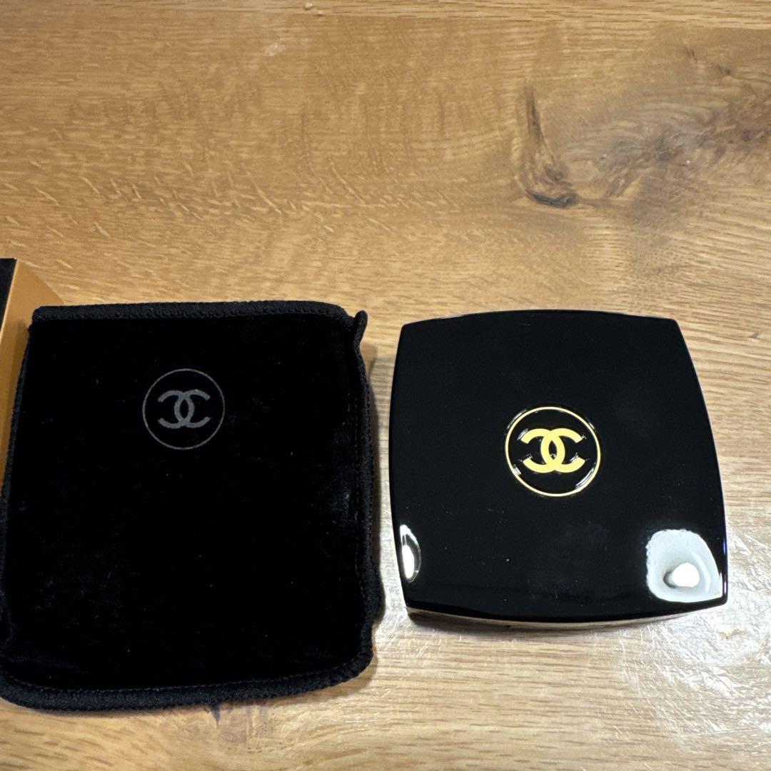 CHANEL レ キャトル オンブル937オンブル ドゥ リュンヌ アイシャドウ