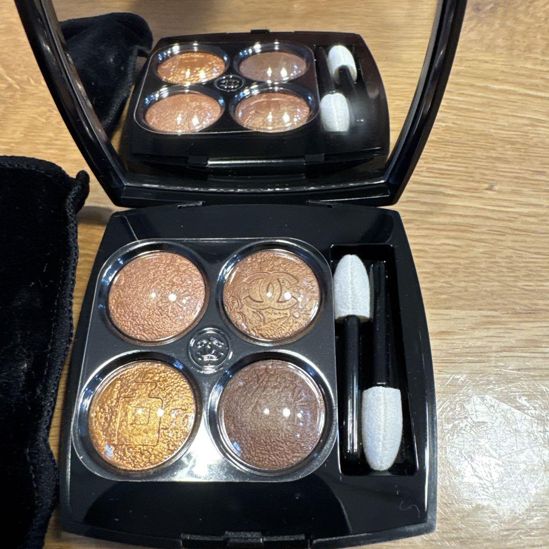 CHANEL レ キャトル オンブル937オンブル ドゥ リュンヌ アイシャドウ