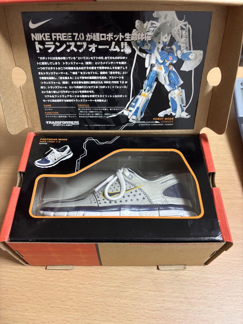 トランスフォーム＆NIKEコラボ　タカラトミー