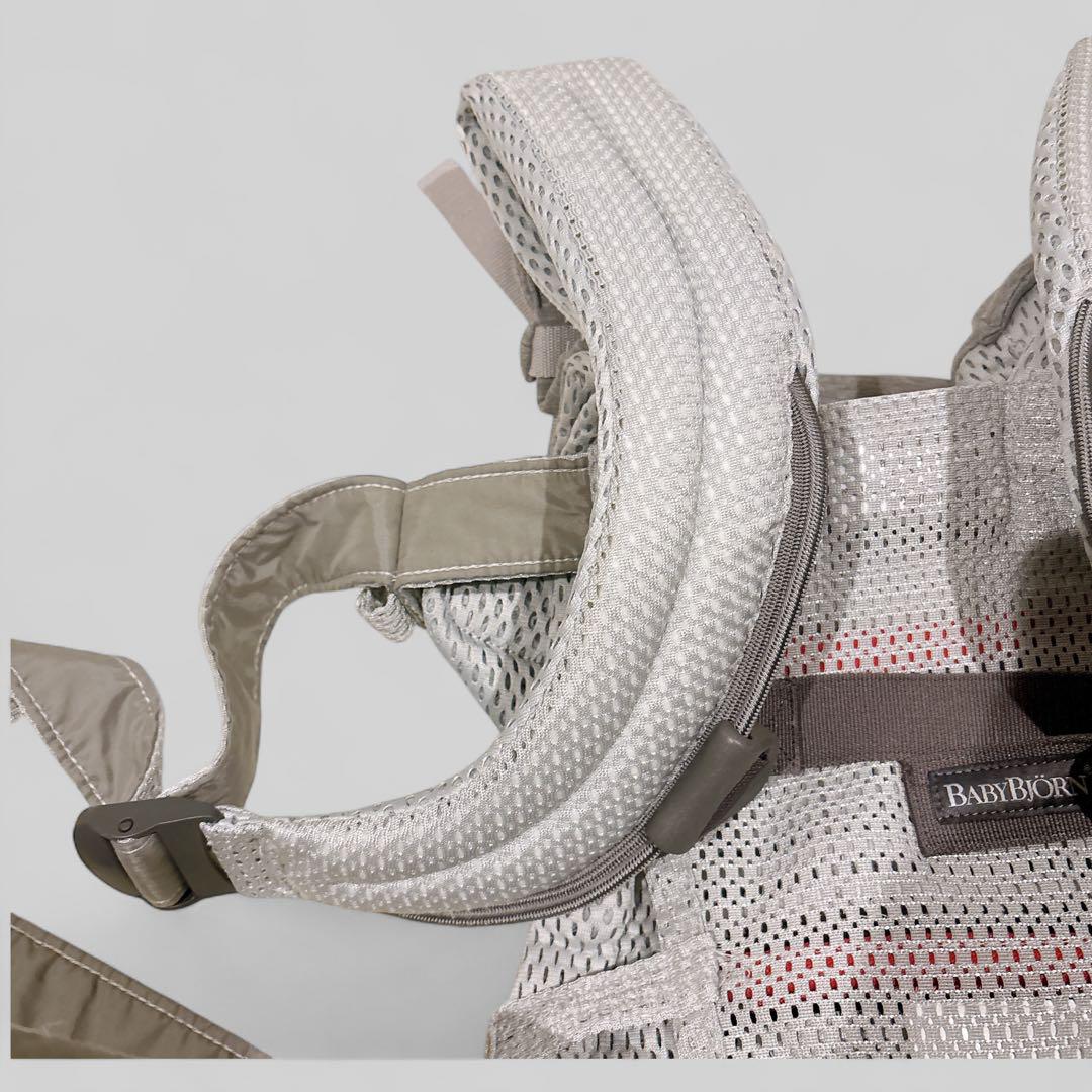 極美品 Baby Bjorn ベビービョルン 抱っこ紐 ハーモニー シルバー