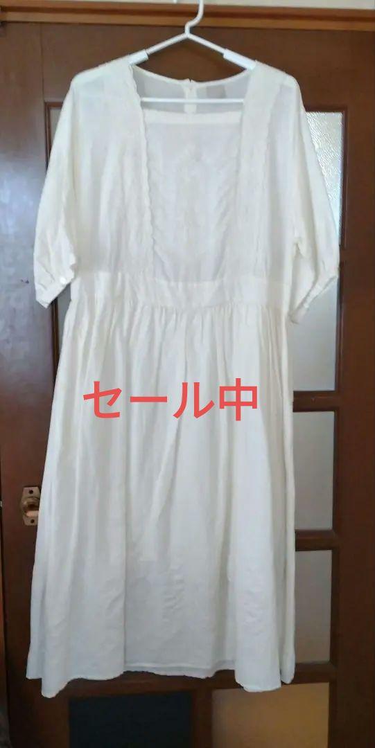 TSUHARU 刺繍入りホワイトロングワンピース