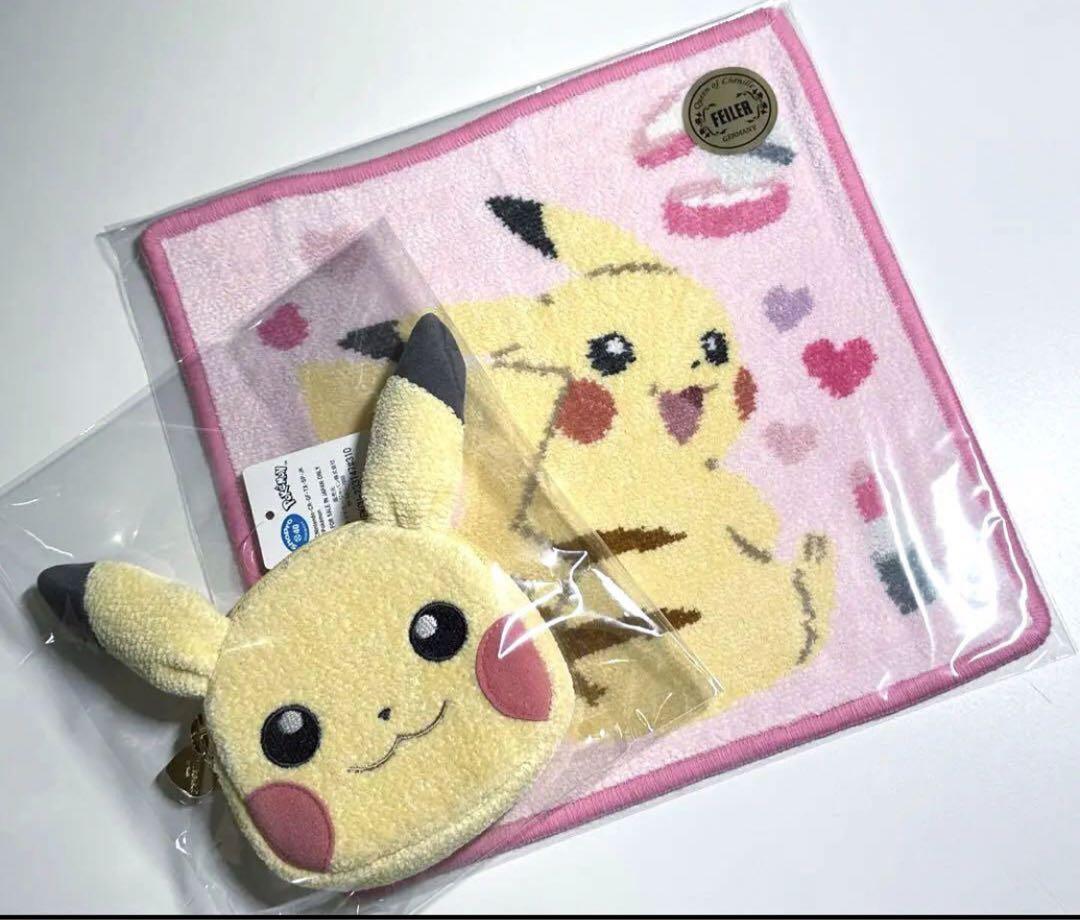 ポケモンラブリーコスメピカチュウ　ハンカチ　ピカチュウ型どりポーチ　2点