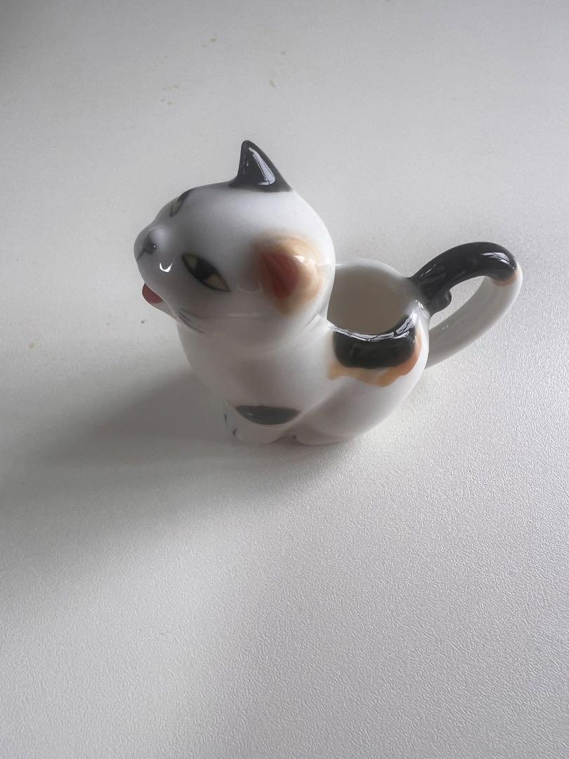 猫のミルクピッチャー