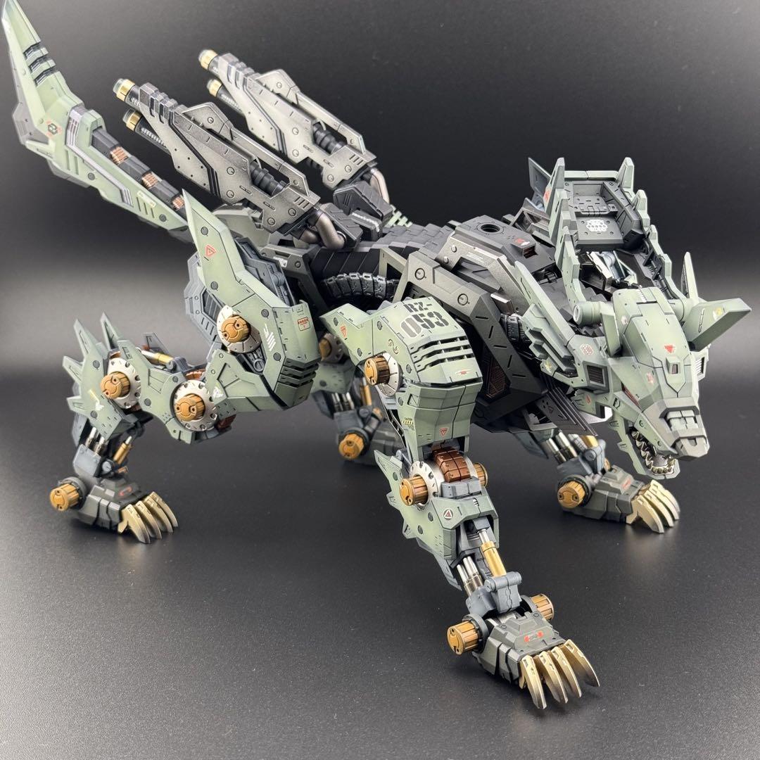 コトブキヤ ゾイド HMM ケーニッヒウルフ 完成品 全塗装