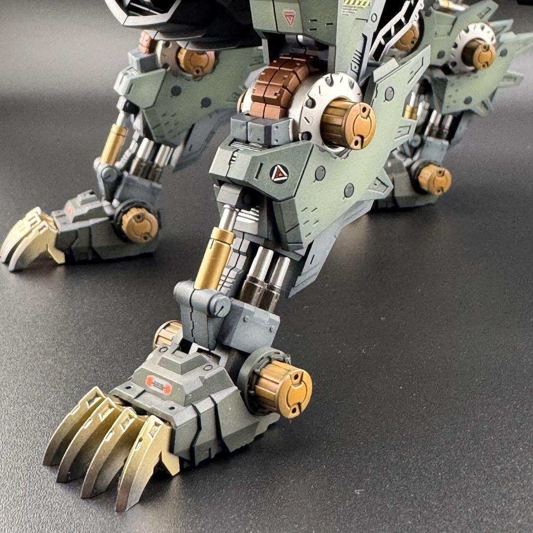 コトブキヤ ゾイド HMM ケーニッヒウルフ 完成品 全塗装