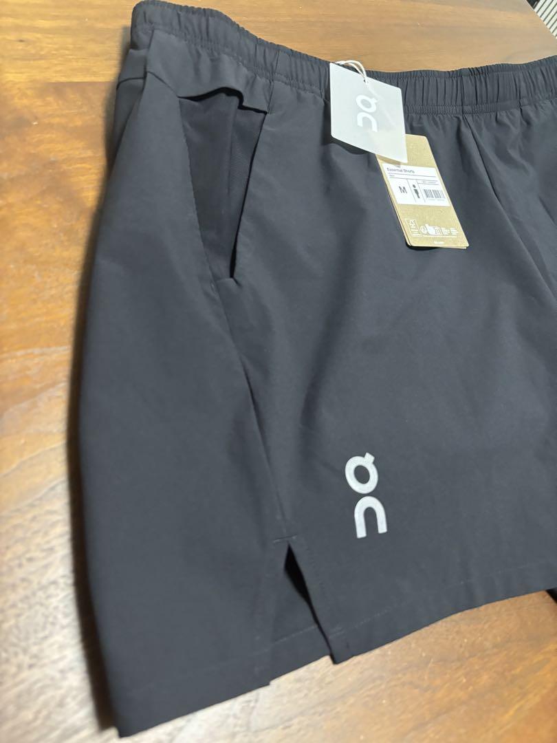 On オン　エッセンシャルショーツ　ブラック　Mサイズ　新品未使用