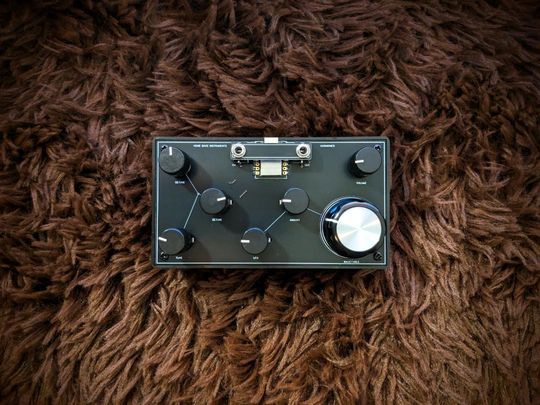 HARMONICS シンセサイザー