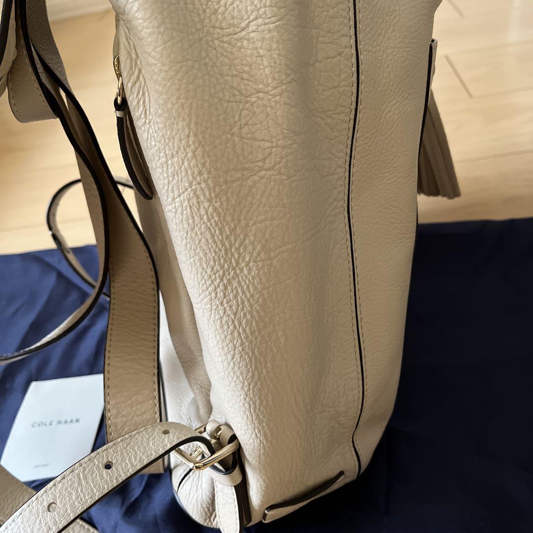 COLE HAAN ベージュ 巾着リュック　バックパック コールハーン リュック バックパック ゴールド金具 巾着