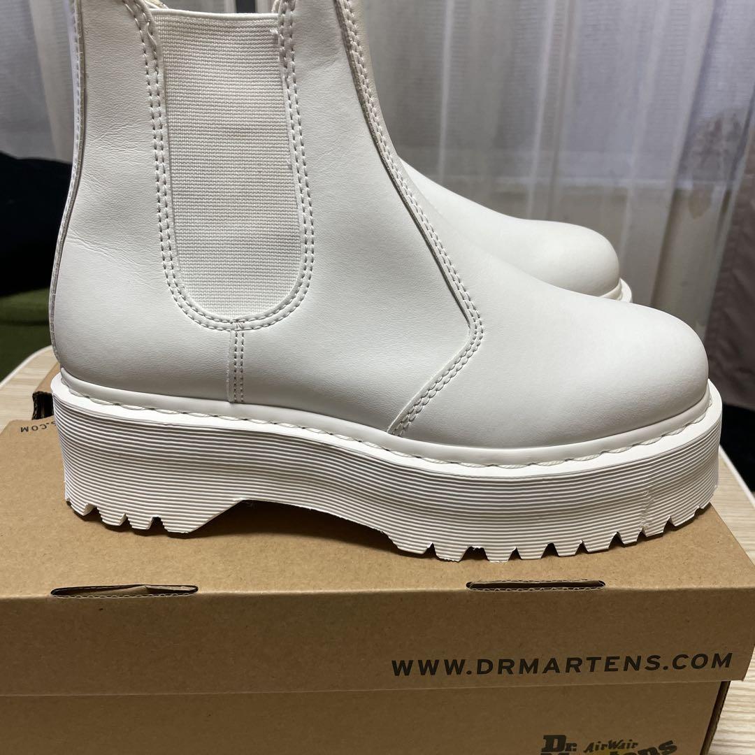 Dr. Martens ホワイト サイドゴアブーツ