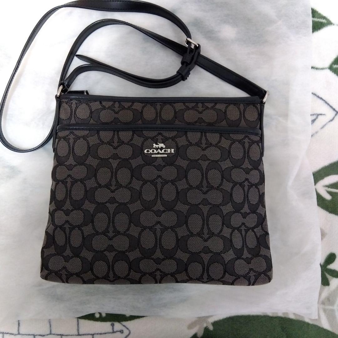 COACH ブラックレザー ショルダーバッグ COACH ブラックレザーショルダーバッグ
