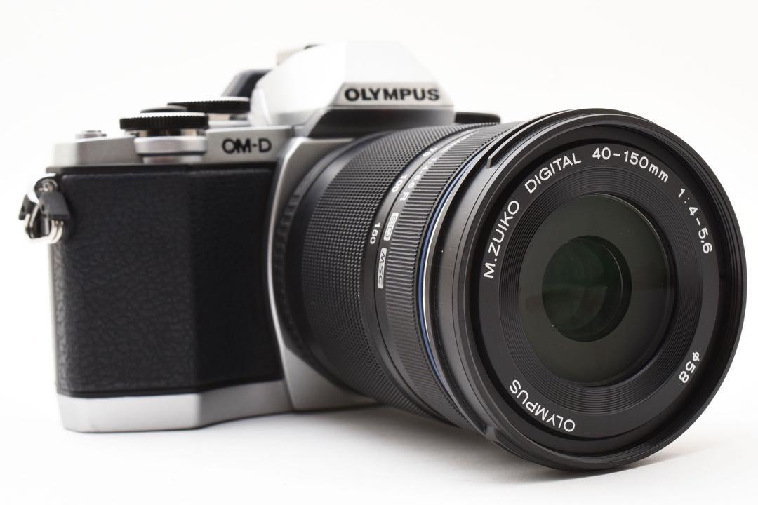 美品　OLYMPUS E-M10 Wi-Fi搭載　ミラーレス一眼カメラ