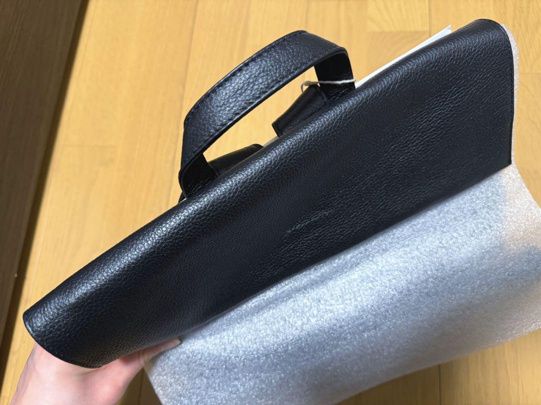 イアパピヨネ レザーバックパック