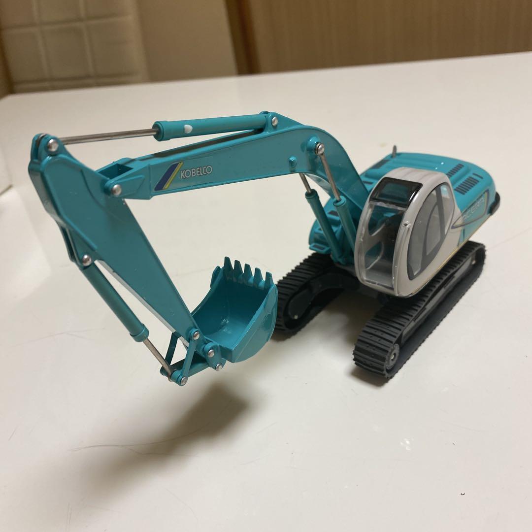 KOBELCO SK 200 ショベルカー　おもちゃ