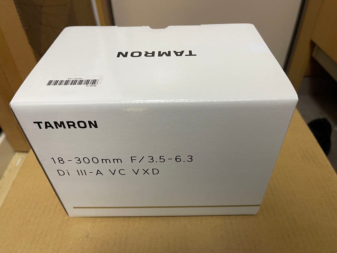 【未開封:低価格】TAMRON 18-300mm F/3.5-6.3Di