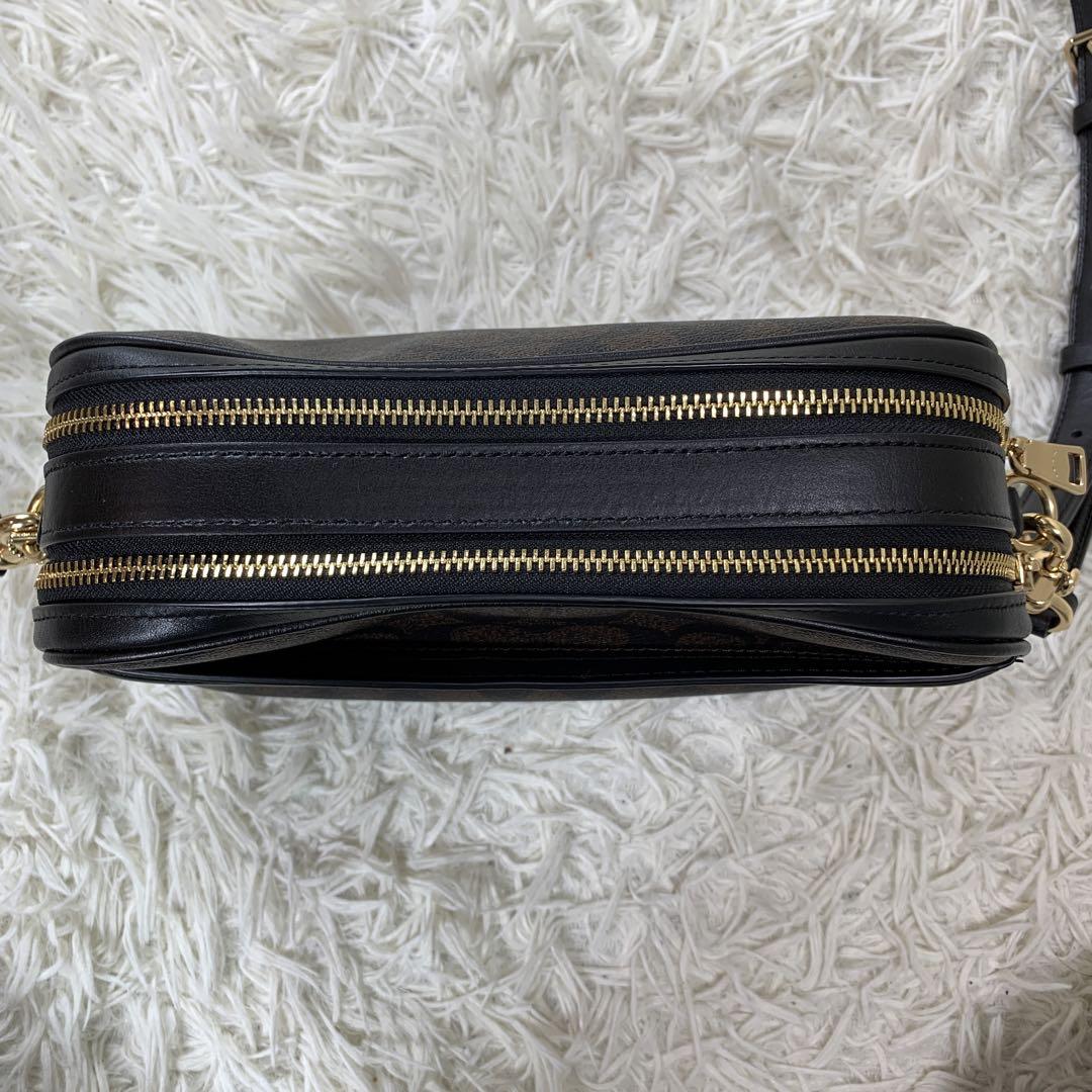 美品 コーチ チャーム付き ワンショルダーバッグ レザー PVC カメラ COACH - (SALE)コーチ レザー カメラバッグ 斜め掛け ショルダー