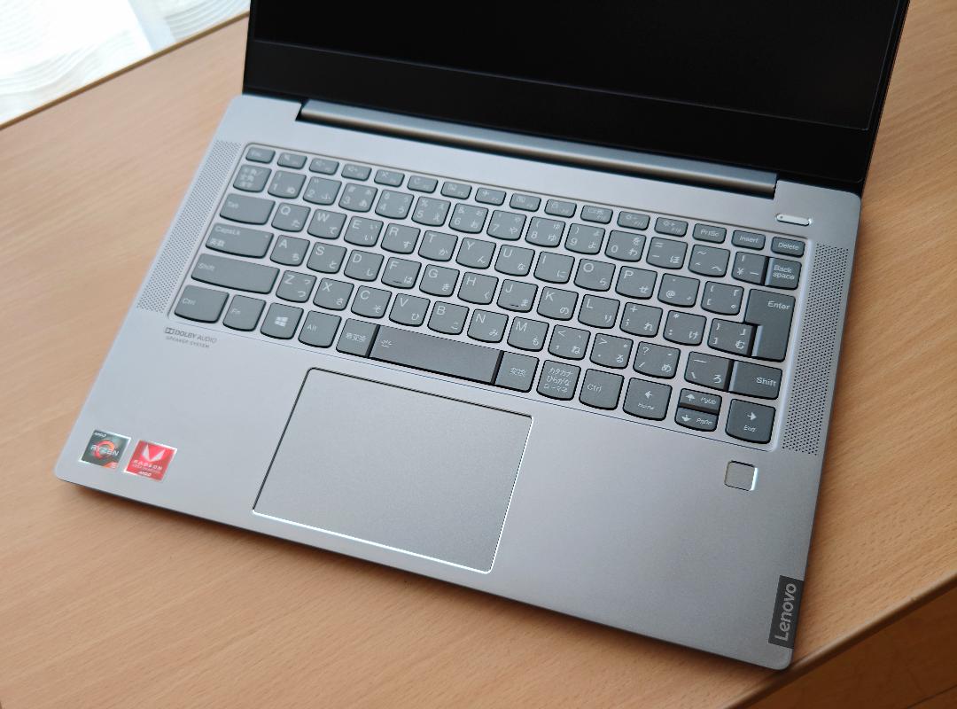 Lenovo軽量高スペックノートパソコン