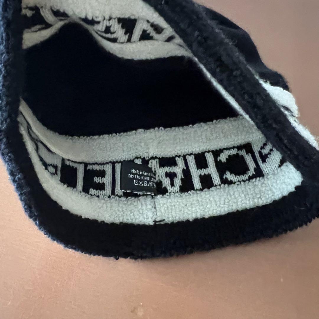 CHANEL シャネル カシミヤ ニットキャップ ブラック ボンボン付き CHANEL シャネル カシミヤ ニットキャップ ブラック ボンボン付き
