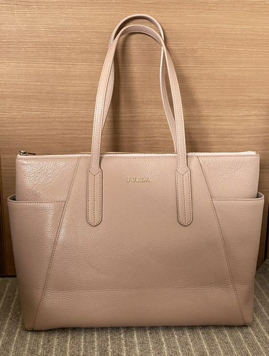 FURLA トートバッグ A4対応 ピンクベージュ✨美品 - メルカリ FURLA トートバッグ A4対応 ピンクベージュ✨美品 - メルカリ