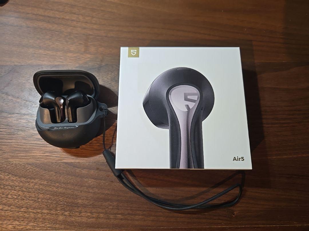 SOUNDPEATS AIR5 シリコンカバー付き