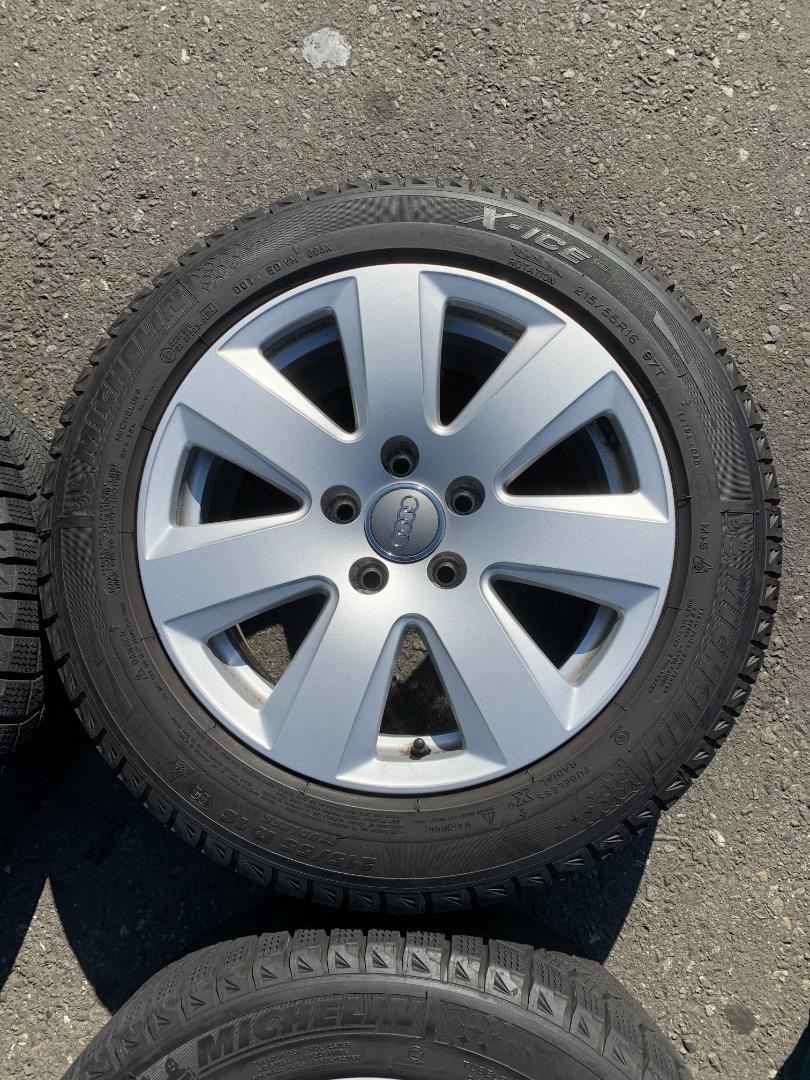 のサイズ アウディ 純正アルミホイール 中古 4本1セット qFRN3-m26424671972 AUDI スタッドレスタイヤ付 ♢キャンセル