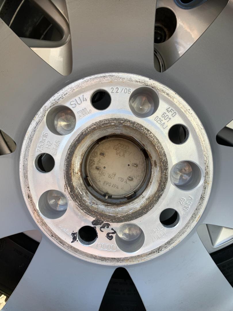 のサイズ アウディ 純正アルミホイール 中古 4本1セット qFRN3-m26424671972 AUDI スタッドレスタイヤ付 ♢キャンセル