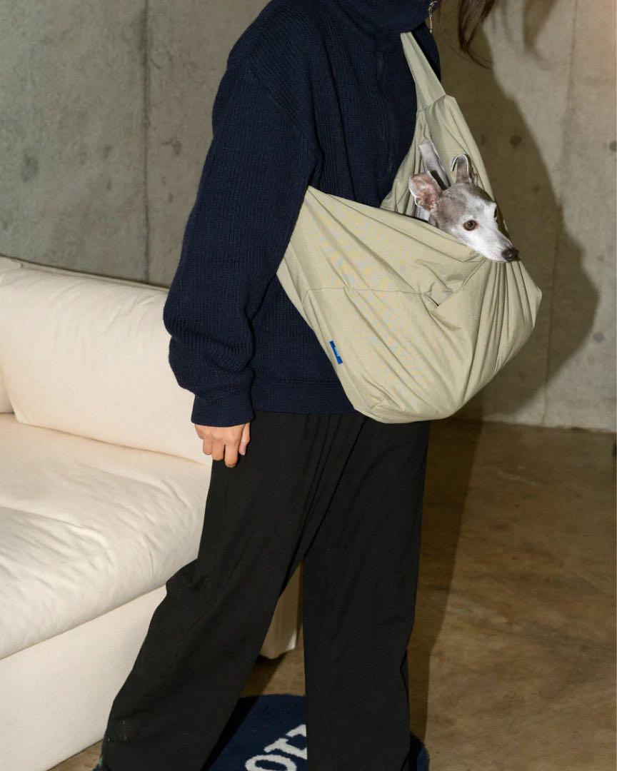 HOWLY　PUFF SLING BAG＋ポーチ　グレージュ