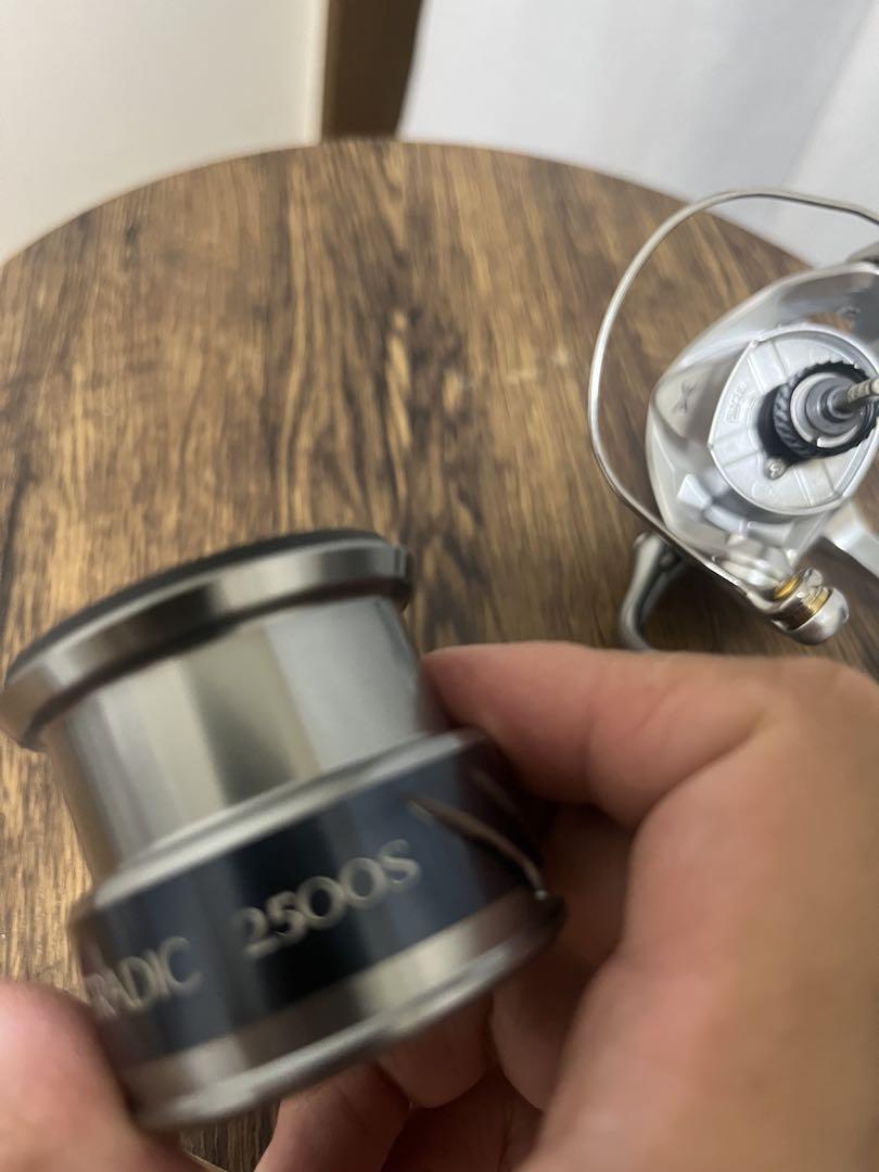 シマノ　15 ストラディック　2500HGS-K Amazon | シマノ(SHIMANO) スピニングリール 15 ストラディック