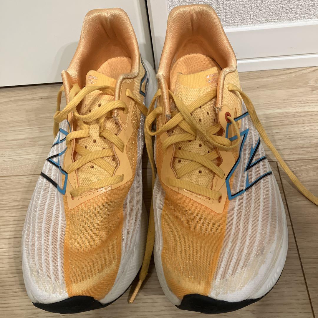 NEW BALANCE ニューバランス　 Fuelcell rebel V2