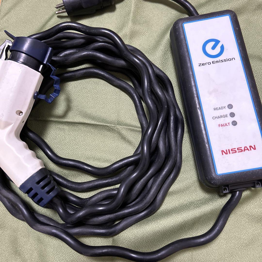 日産リーフ 充電ケーブル 2010年製200V 15A 29690 3NA1A
