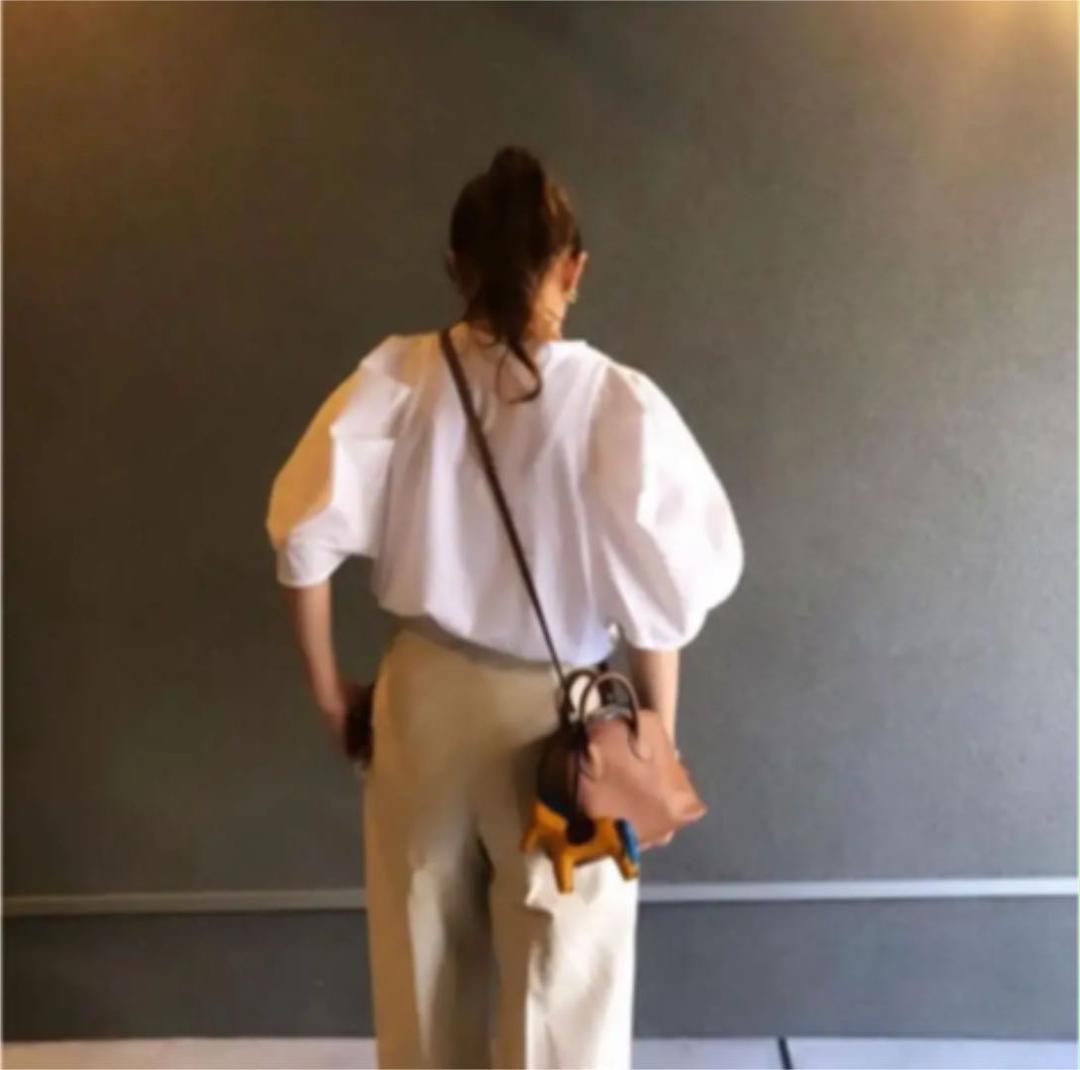 yori ヨリ タックショルダーカットソー 36 - メルカリ yori ヨリ タックショルダーカットソー 36 - メルカリ