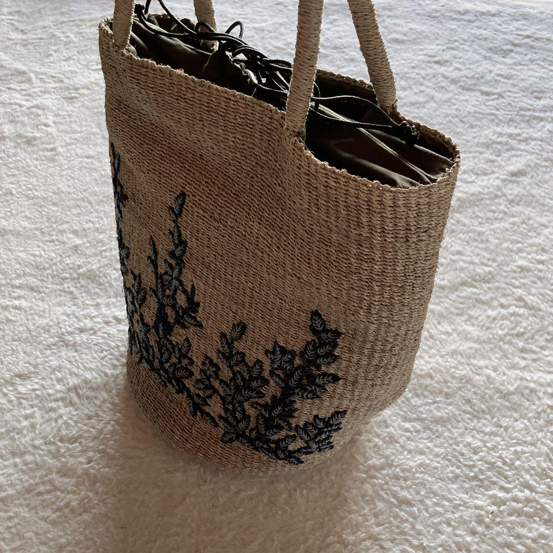 Mixing Blue 刺繍カゴバッグ　青　天然素材 Mixing Blue 刺繍カゴバッグ - メルカリ