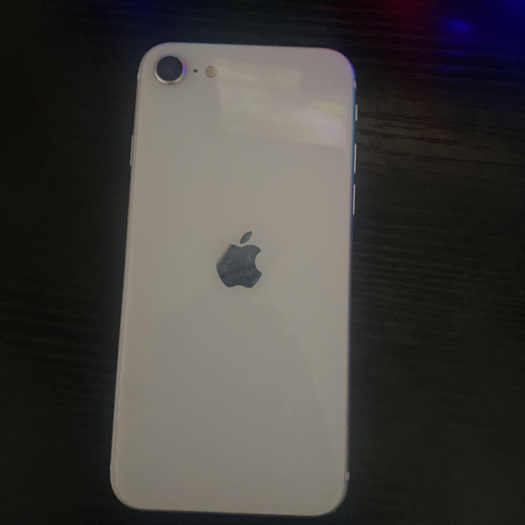 Apple iPhone SE (第2世代) ホワイト