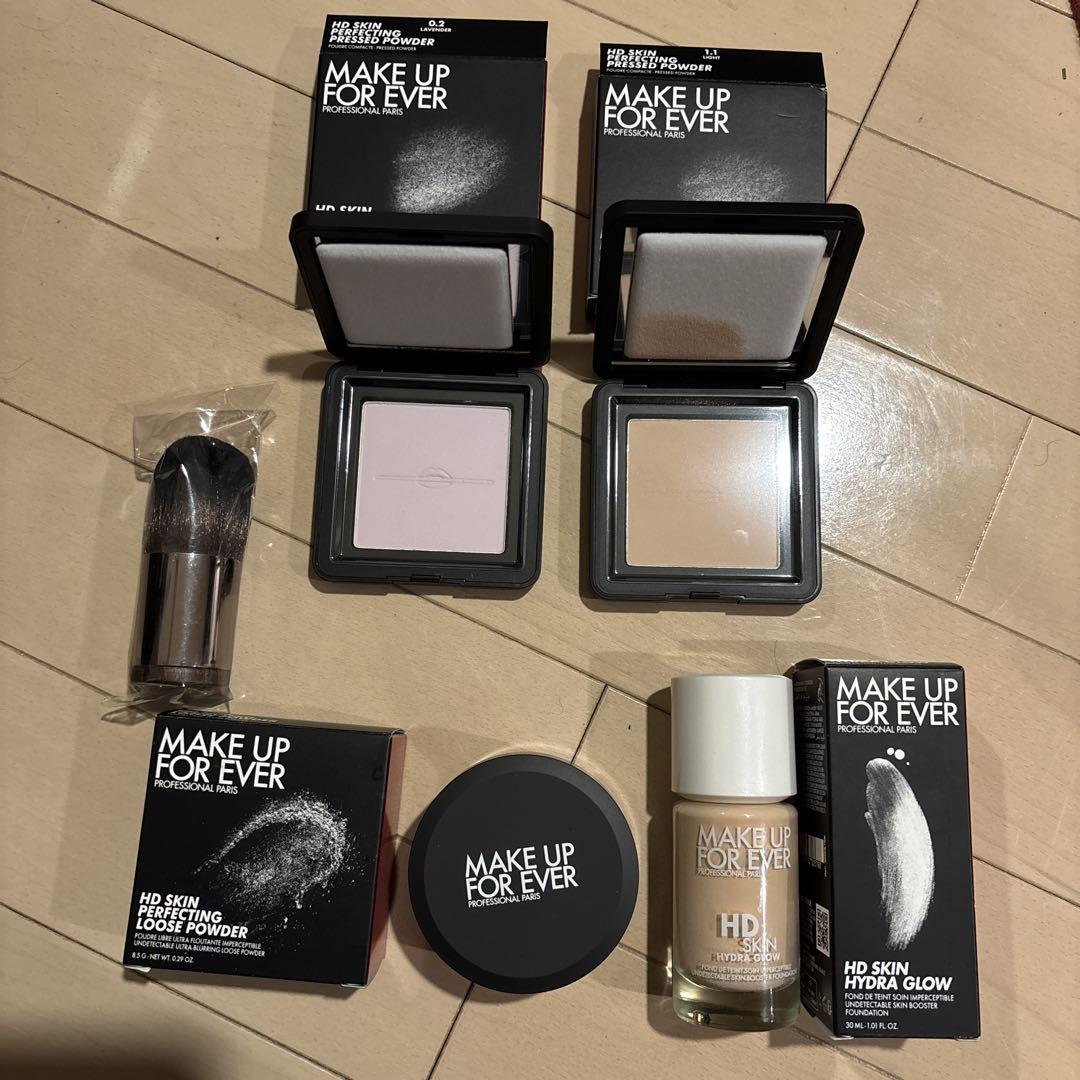 MAKE UP