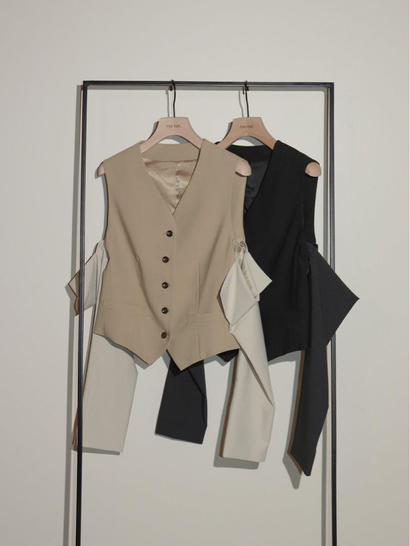 トップス THETOE Astoria Open Shoulders Vest