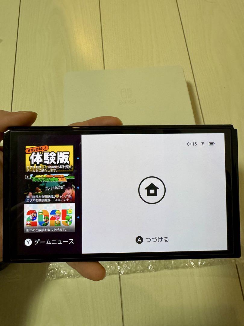 有機ELモデル ホワイトブラック