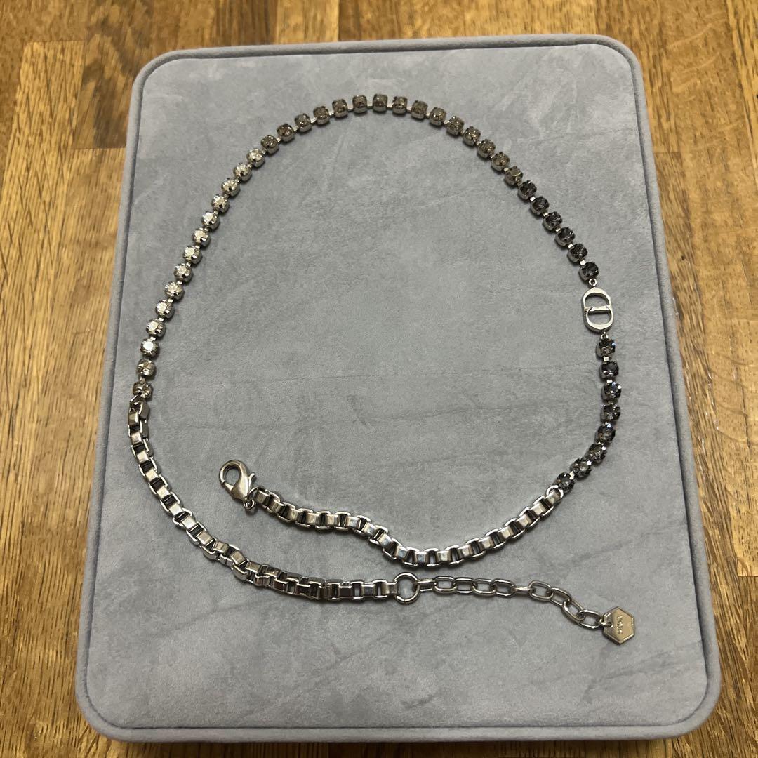 Dior クリスタルネックレス シルバー調