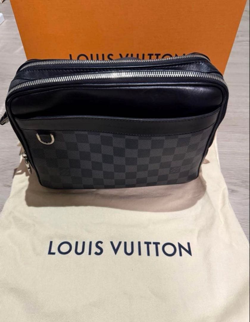 ルイヴィトン ダミエグラフィットトロカデロメッセンンジャーPMショルダーバッグ