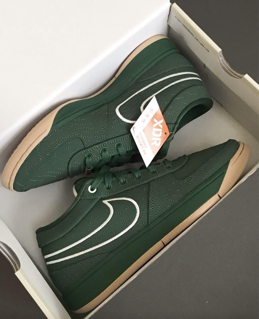 NIKE BOOK 1　ナイキ ブック1 海外限定