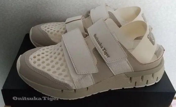 オニツカタイガー　レビラックサンダル23cm♪