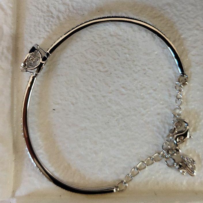 日本製低価 人気 SWAROVSKI バングル Sparkling Dance BL0yb-m26507770904 100%新品正規品