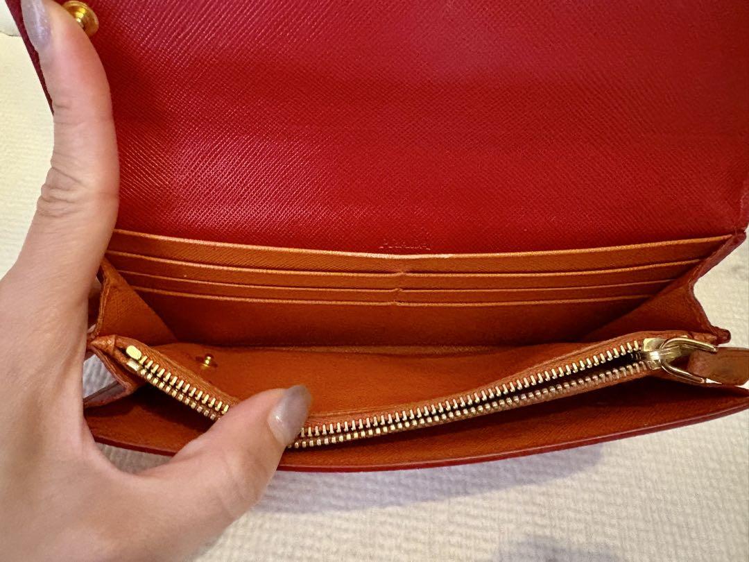 PRADA レッドオレンジ 長財布