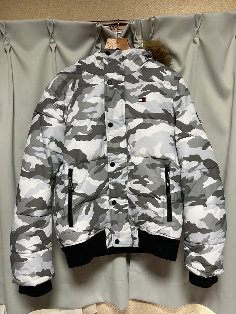 TOMMY HILFIGER ダウンジャケット